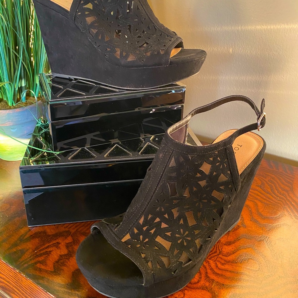 Women’s shoe size 12 wide